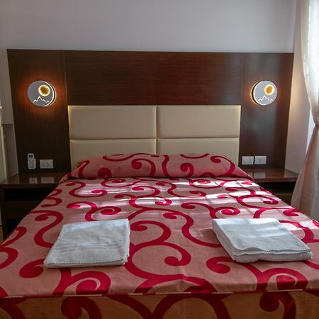 Mbs Marconi Bridge Suites Guest House ローマ エクステリア 写真