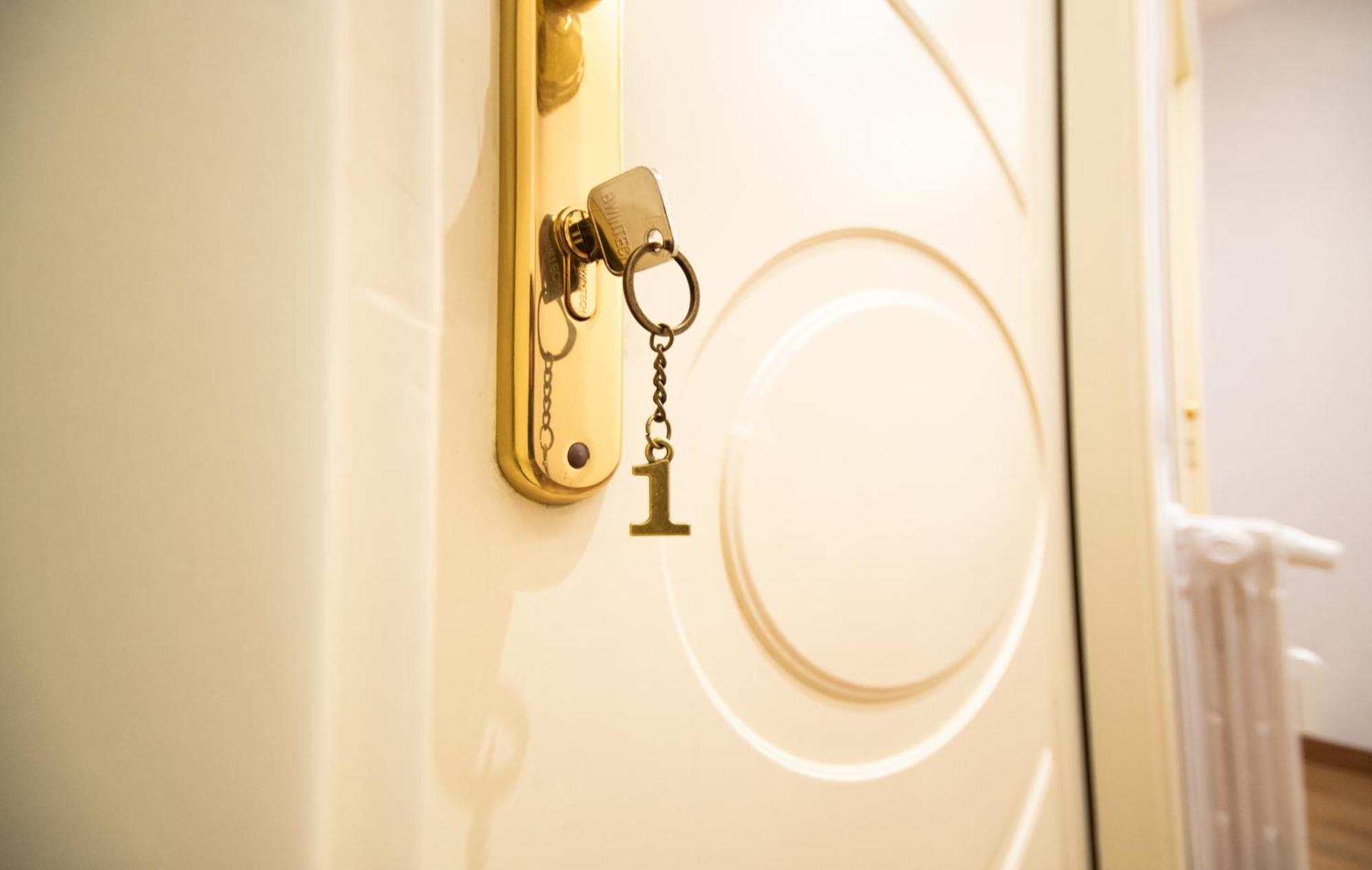 Mbs Marconi Bridge Suites Guest House ローマ エクステリア 写真